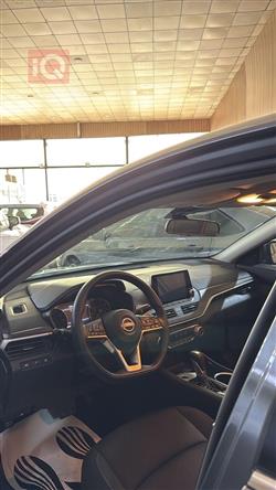 نيسان ألتيما